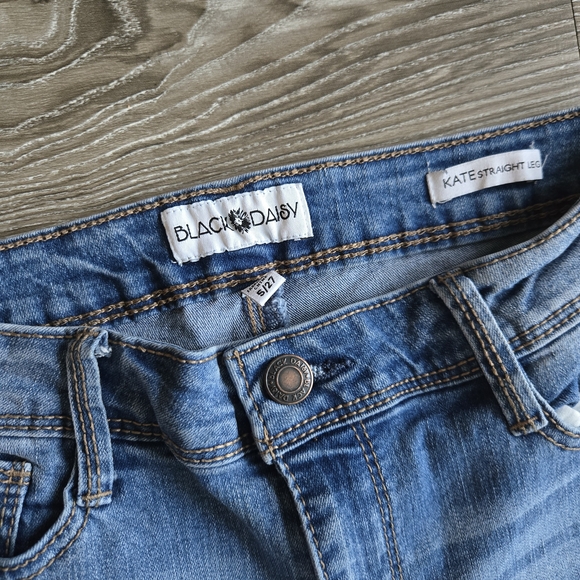 🌟Price Drop 🌟 Blue Straight Leg Jeans with Frayed Detail - Picture 4 of 5